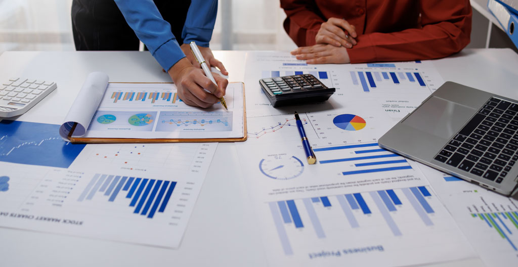 Graphique isométrique montrant une barre de trésorerie qui s'effondre, symbolisant le risque d'un mauvais financement.